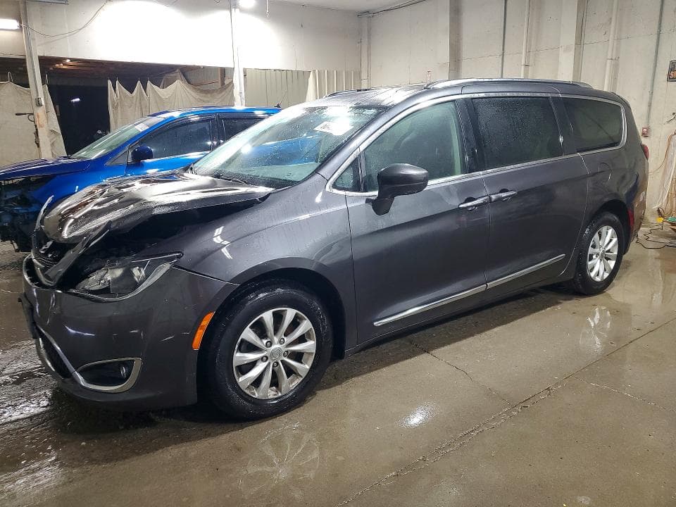 2019 CHRYSLER PACIFICA TOURING L - 1