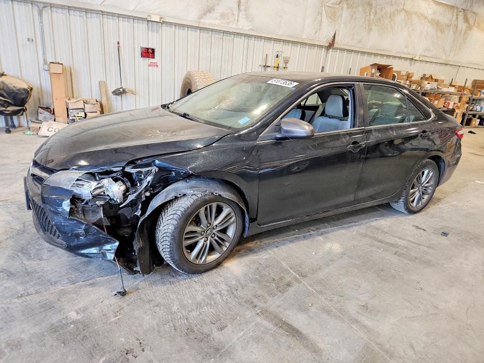 2017 TOYOTA CAMRY SE - 1