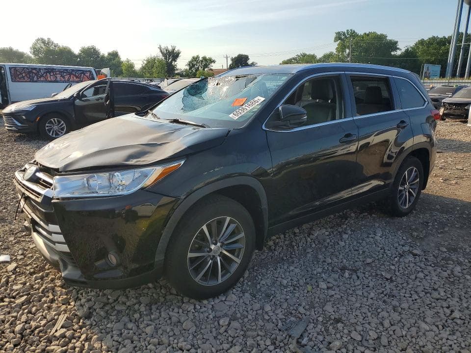 2019 TOYOTA HIGHLANDER XLE - 1