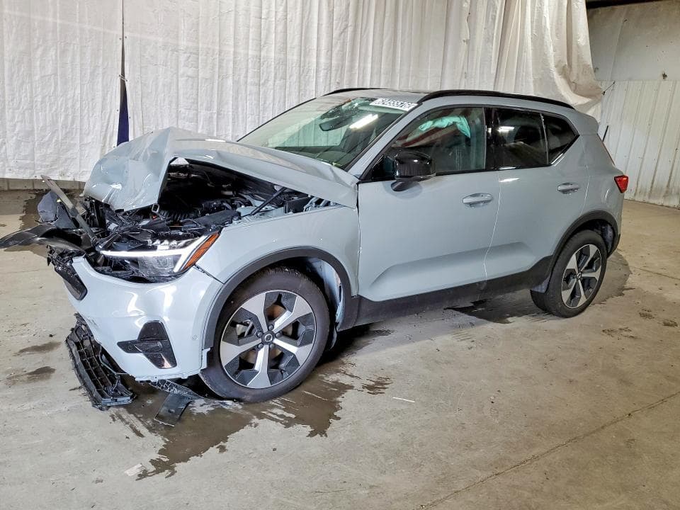 2026 VOLVO XC40 PLUS - 1