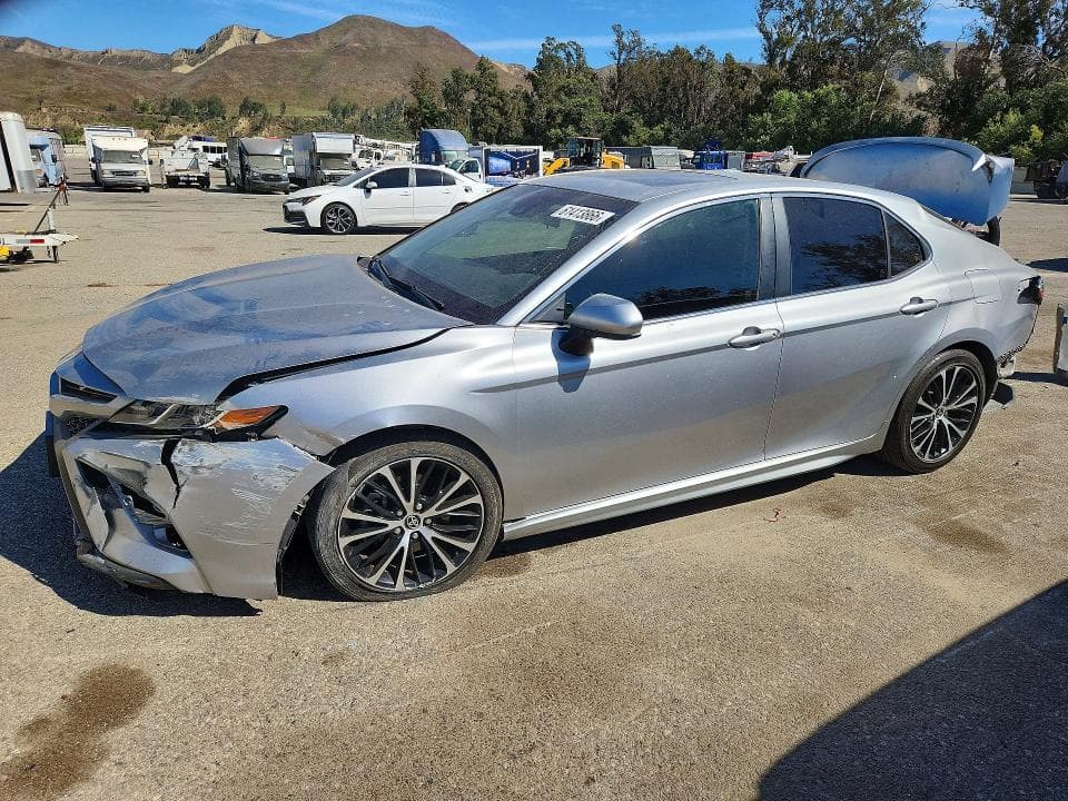 2018 TOYOTA CAMRY SE - 1
