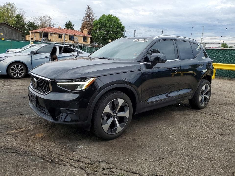 2023 VOLVO XC40 PLUS - 1