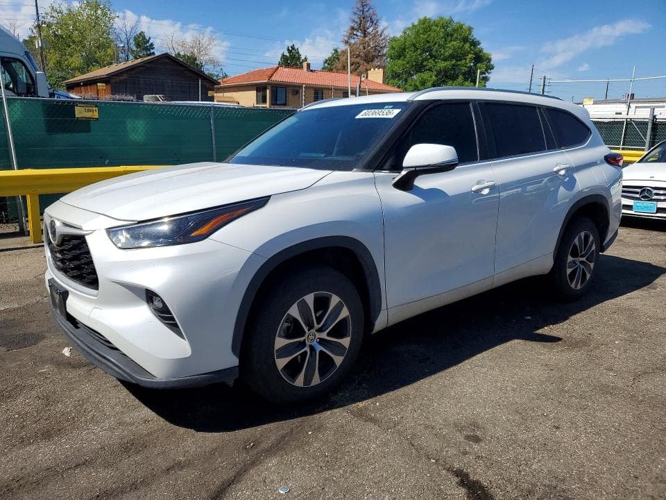 2023 TOYOTA HIGHLANDER XLE - 1