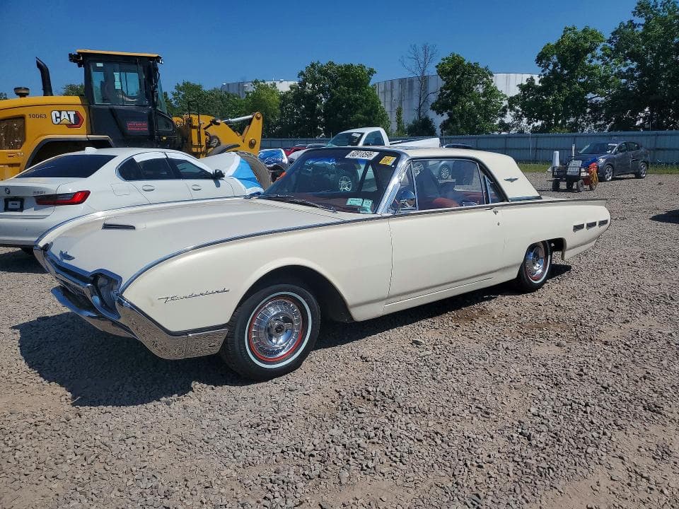 1962 FORD THUNDERBIRD