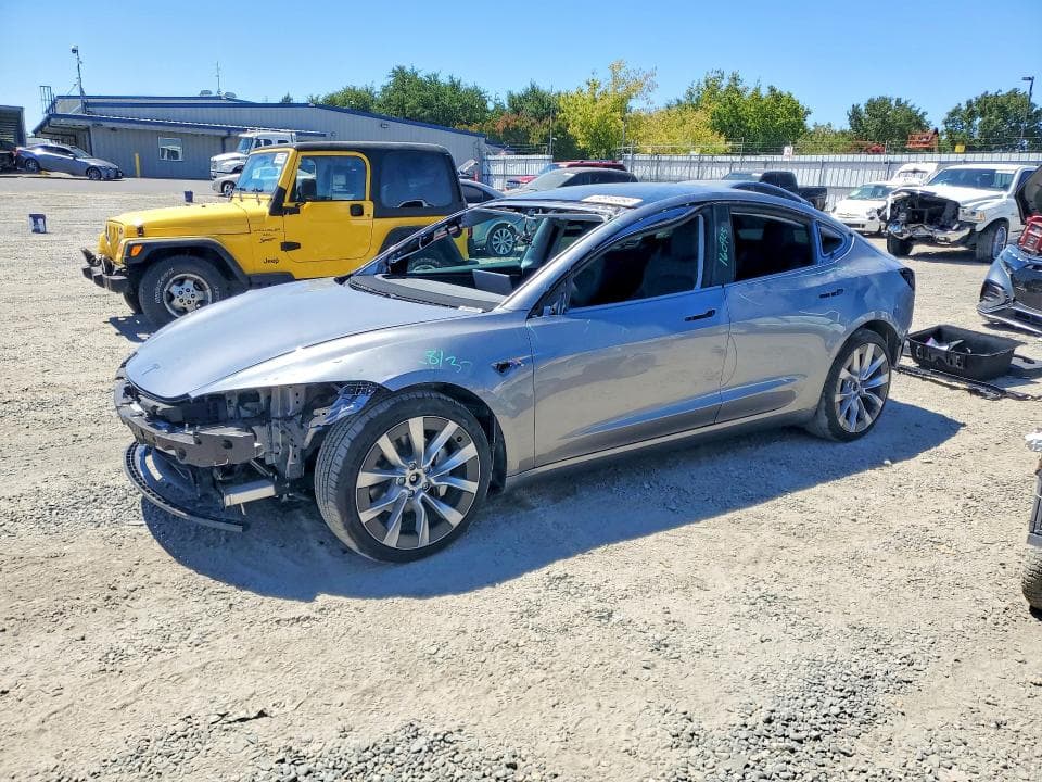 2025 TESLA MODEL 3 - 1