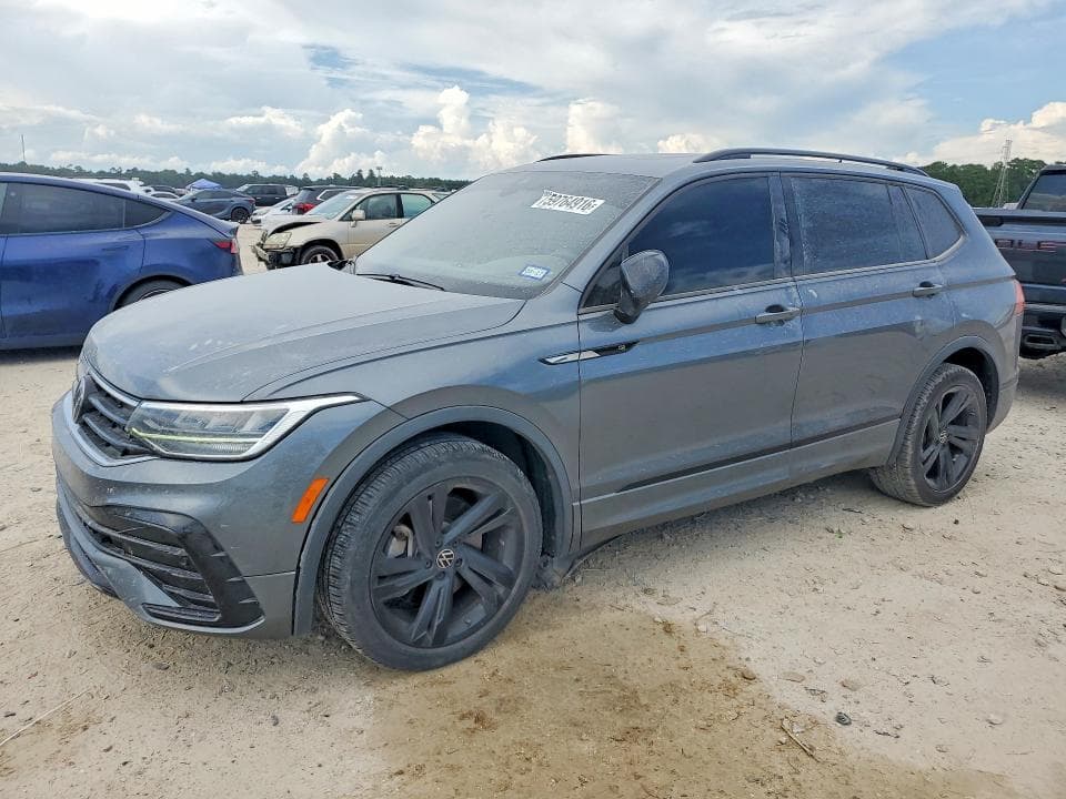 2024 VOLKSWAGEN TIGUAN SE R-LINE BLACK - 1