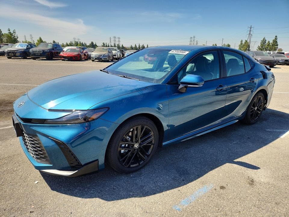 2026 TOYOTA CAMRY SE - 1