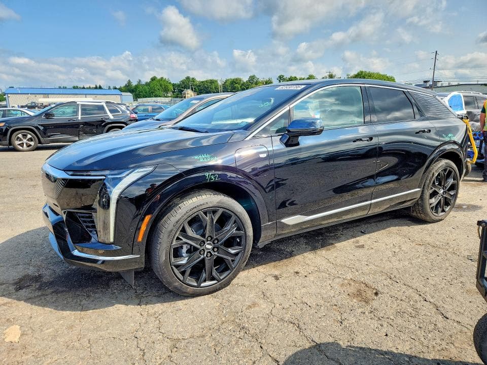2025 CADILLAC OPTIQ LUXURY - 1