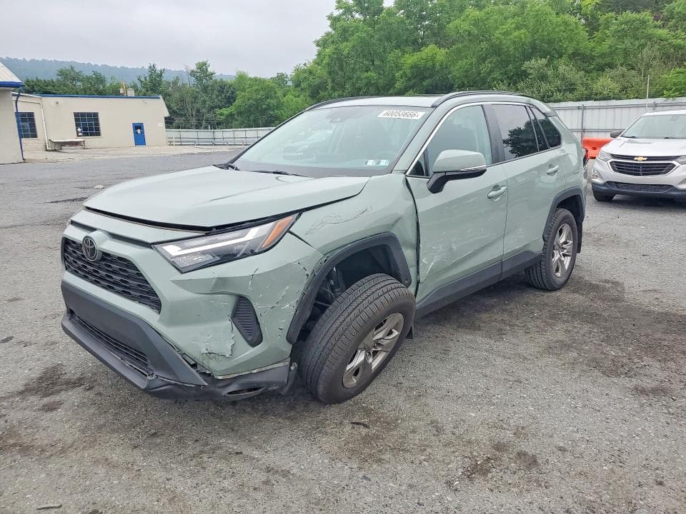 2022 TOYOTA RAV4 XLE