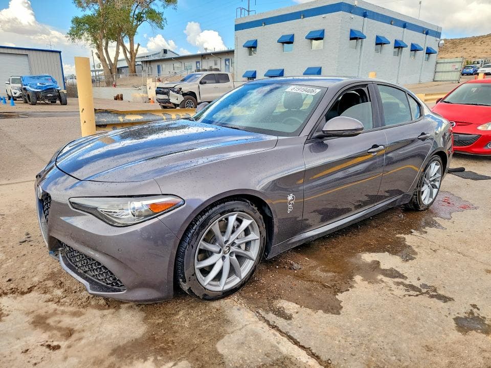 2022 ALFA ROMEO GIULIA - 1
