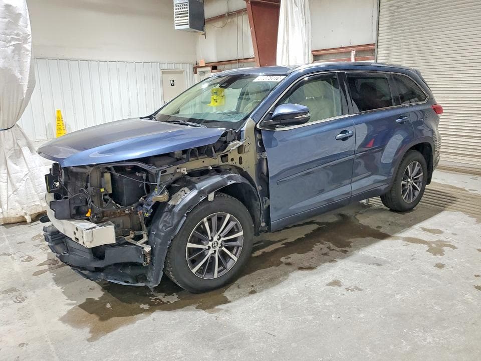 2018 TOYOTA HIGHLANDER XLE - 1