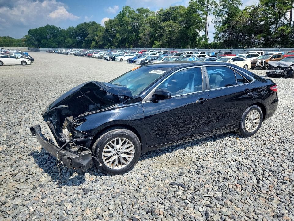 2017 TOYOTA CAMRY LE - 1