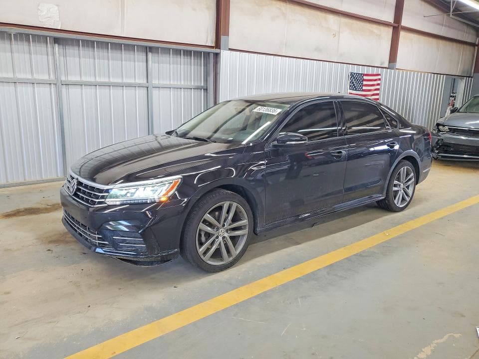 2018 VOLKSWAGEN PASSAT S - 1