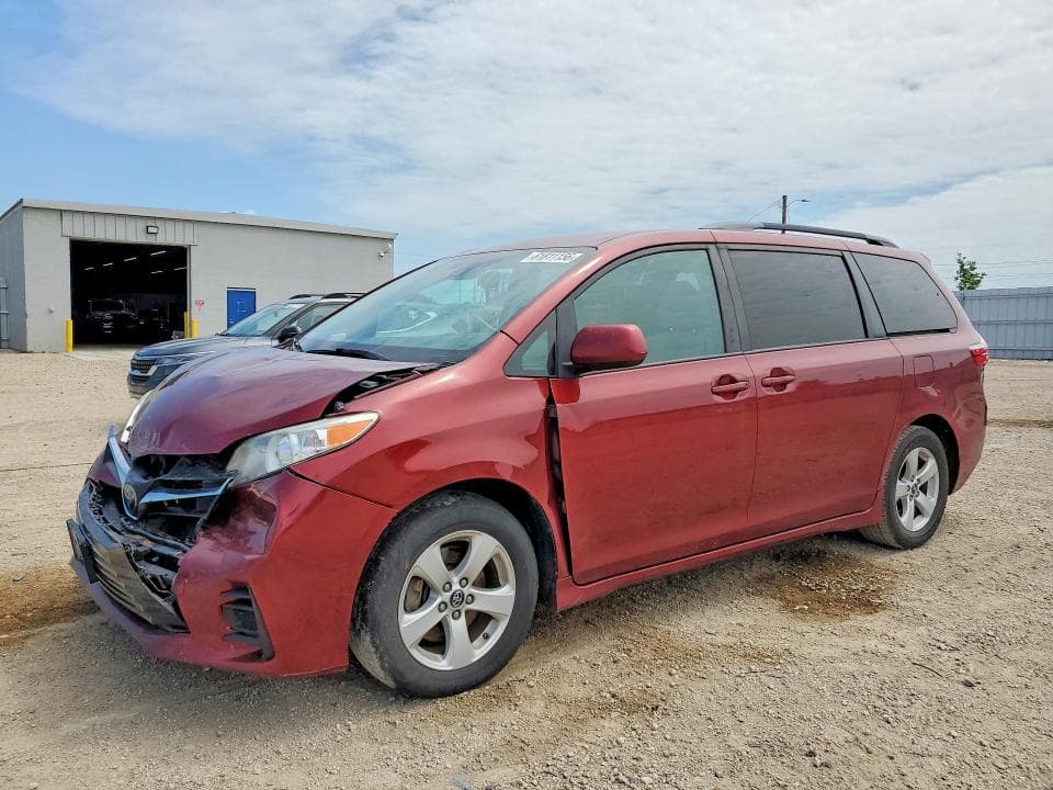 2019 TOYOTA SIENNA LE - 1