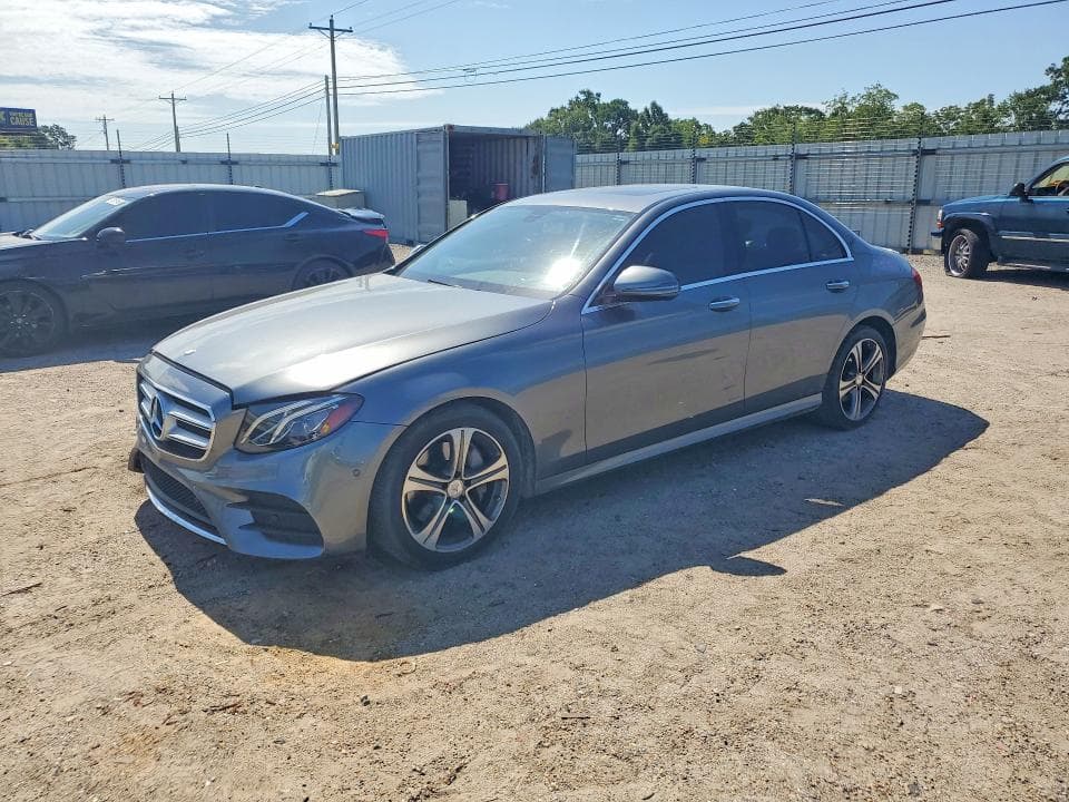 2017 MERCEDES-BENZ E 300 - 1