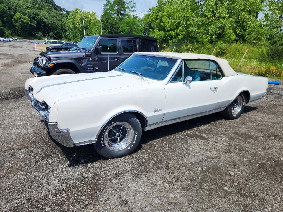 1967 OLDSMOBILE CUTLASS - 1