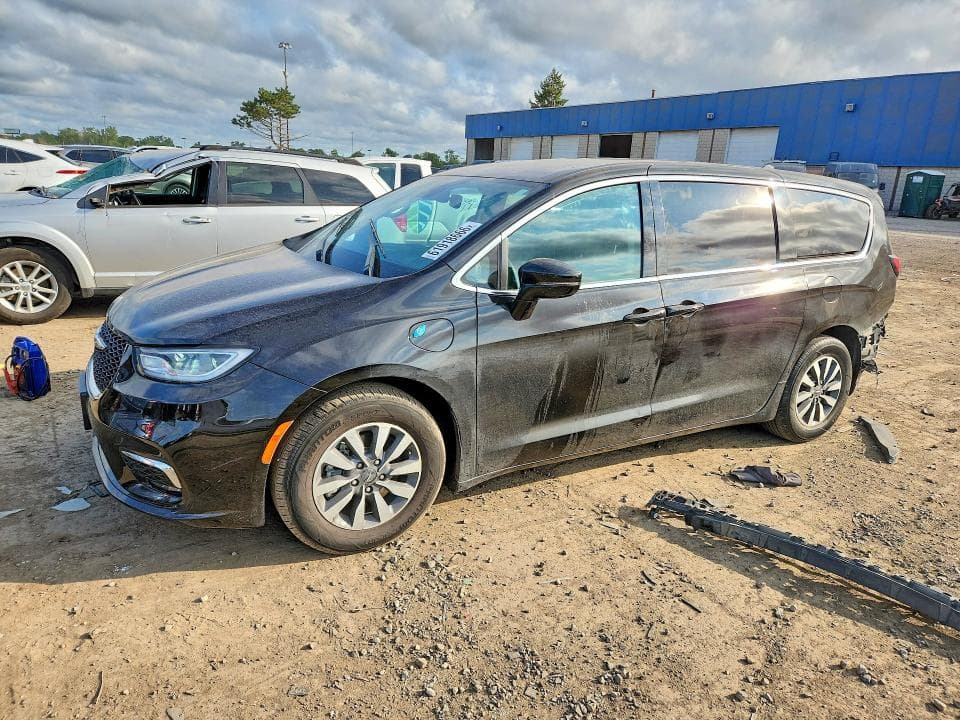 2022 CHRYSLER PACIFICA HYBRID TOURING L - 1