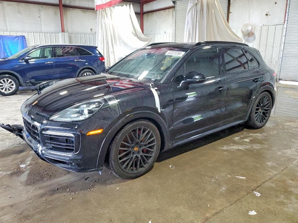 2021 PORSCHE CAYENNE GTS - 1