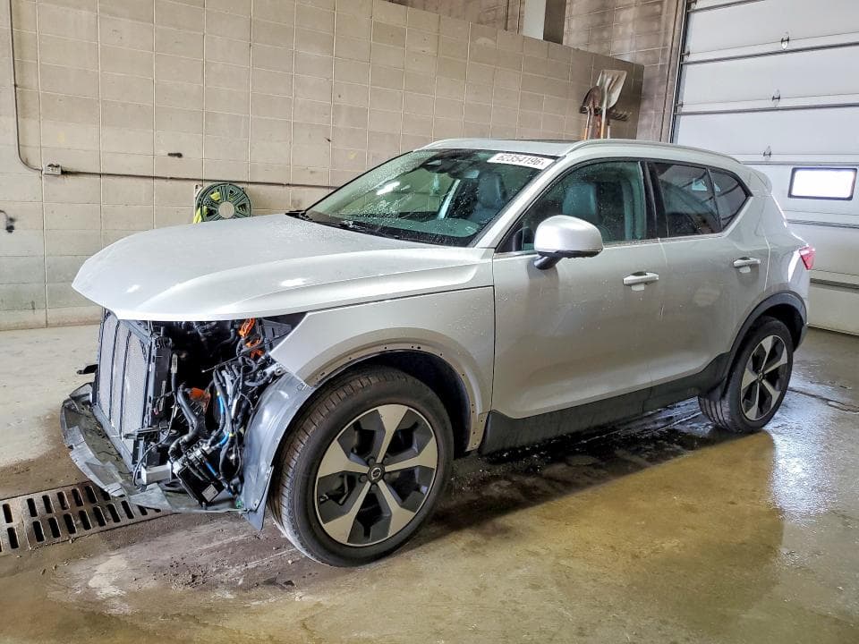 2025 VOLVO XC40 PLUS - 1