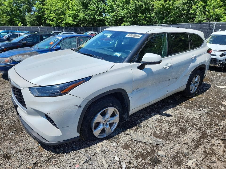 2022 TOYOTA HIGHLANDER LE - 1