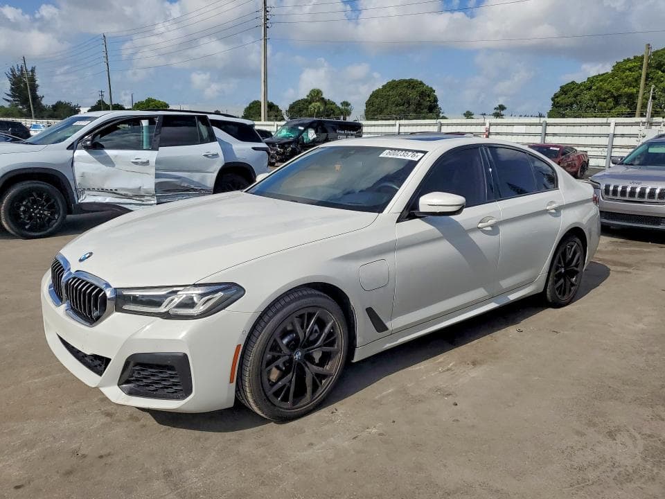 2021 BMW 530E - 1