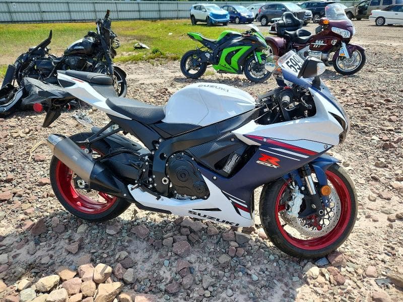 2025 SUZUKI GSX-R600 - 1