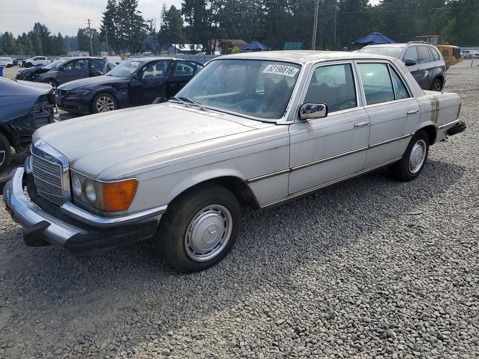 1976 MERCEDES-BENZ 400 - 1