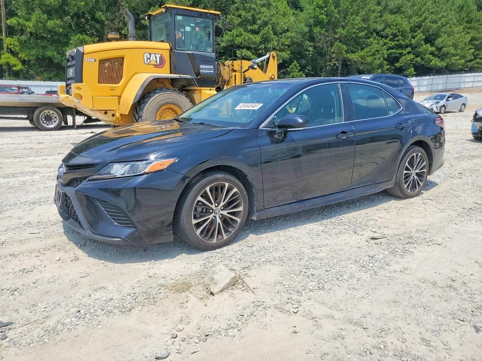 2019 TOYOTA CAMRY SE - 1