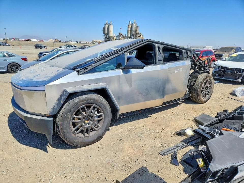 2024 TESLA CYBERTRUCK - 1