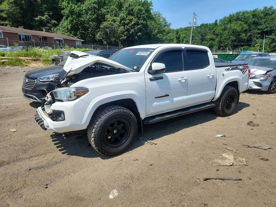 2017 TOYOTA TACOMA TRD SPORT - 1