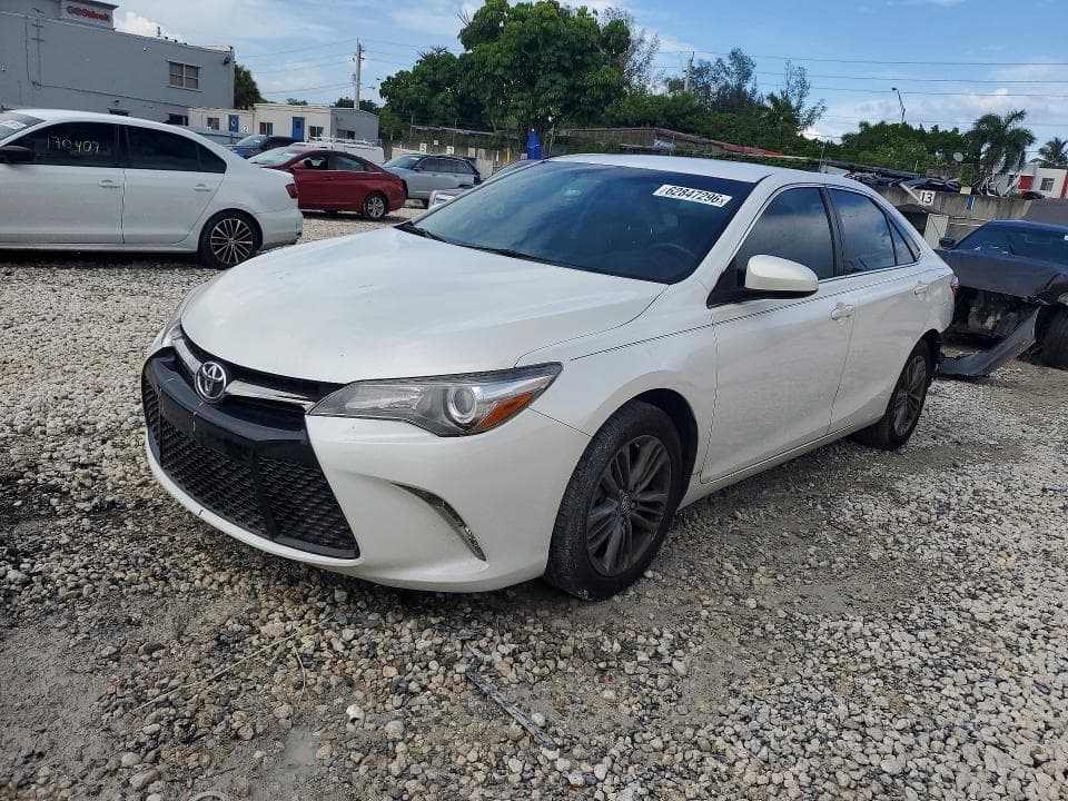 2017 TOYOTA CAMRY SE - 1