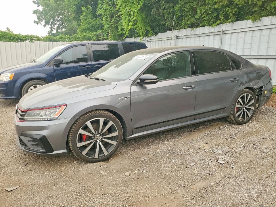 2018 VOLKSWAGEN PASSAT GT - 1