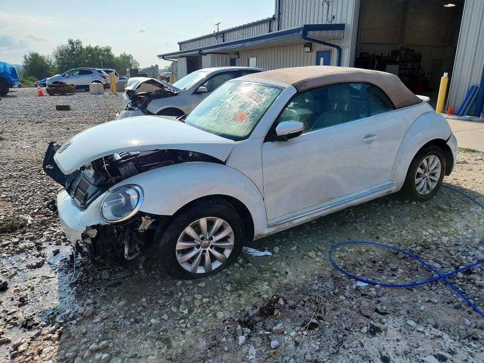 2019 VOLKSWAGEN BEETLE S - 1