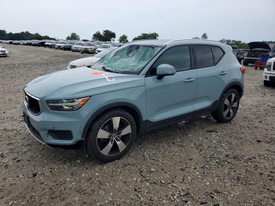 2019 VOLVO XC40 T5 MOMENTUM - 1