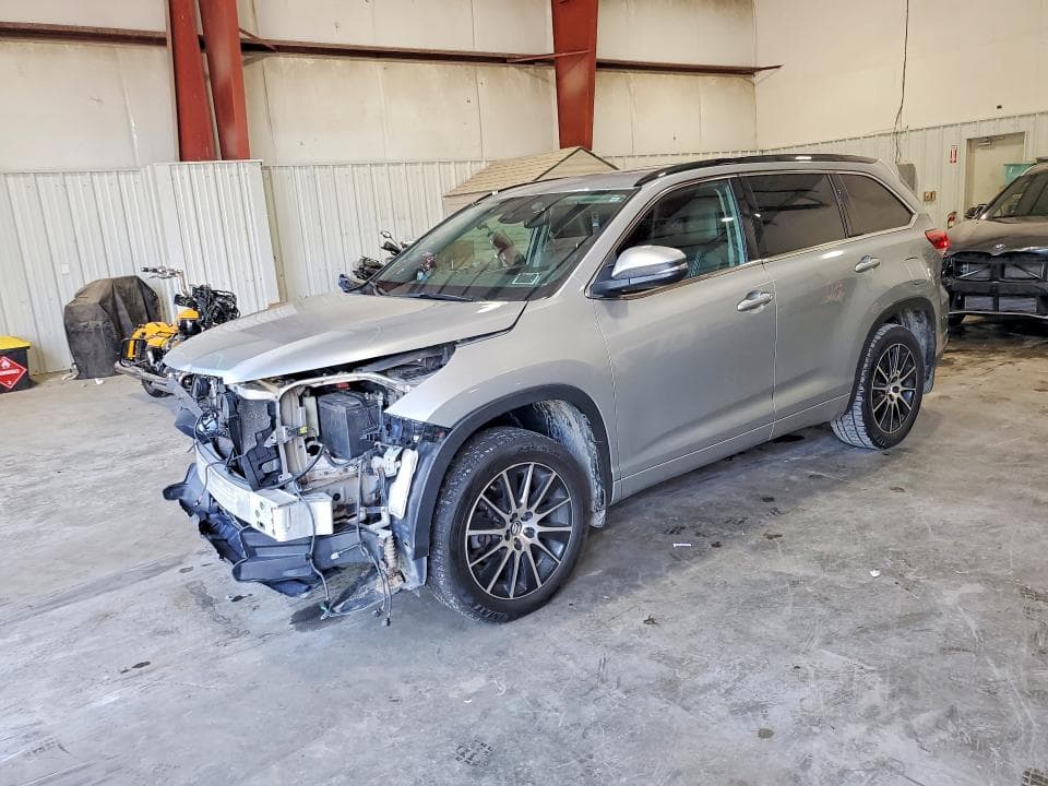 2018 TOYOTA HIGHLANDER SE - 1