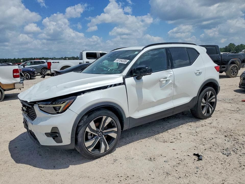 2023 VOLVO XC40 ULTIMATE - 1
