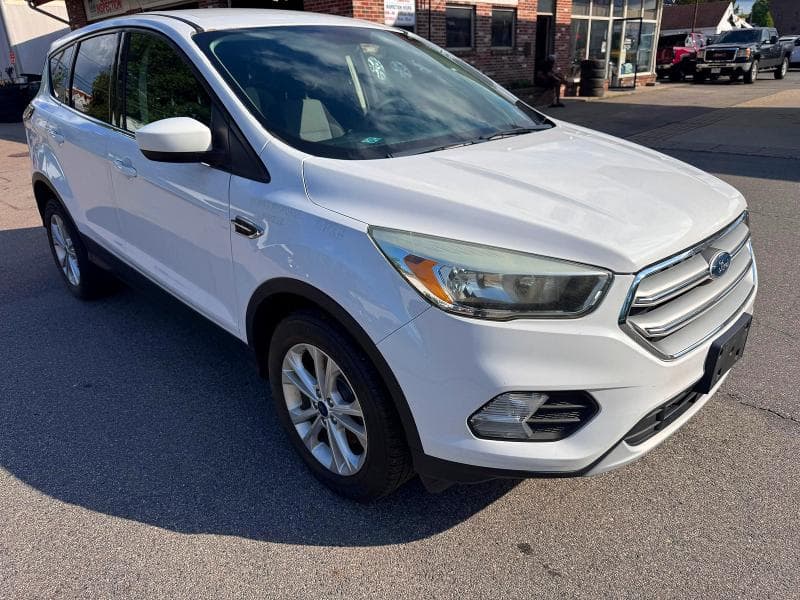 2017 FORD ESCAPE SE SE - 1