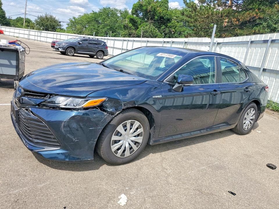 2018 TOYOTA CAMRY LE - 1