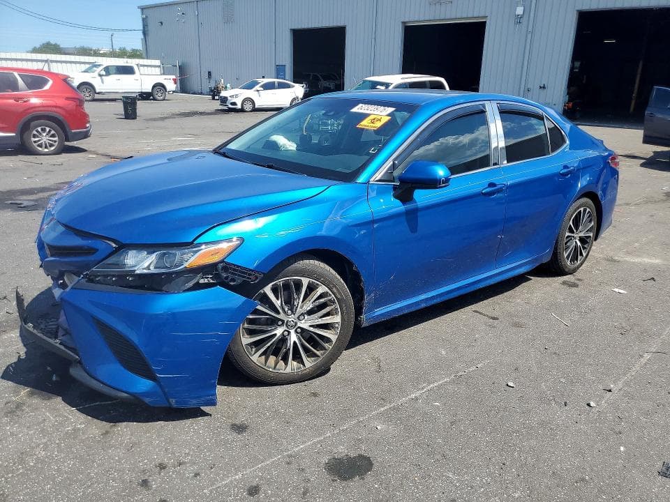 2018 TOYOTA CAMRY SE - 1