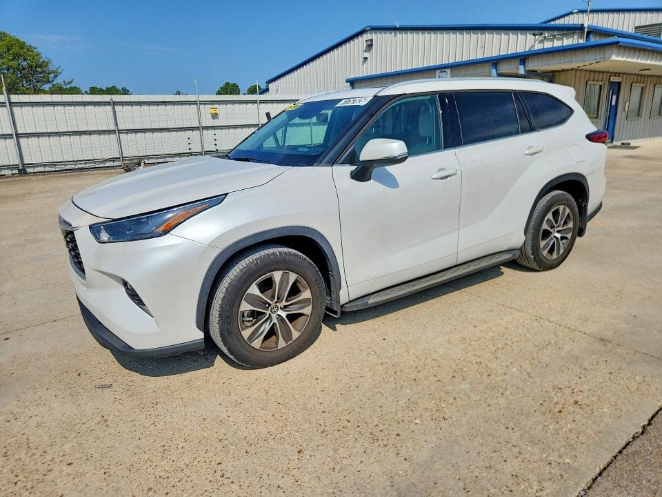 2022 TOYOTA HIGHLANDER XLE XLE - 1