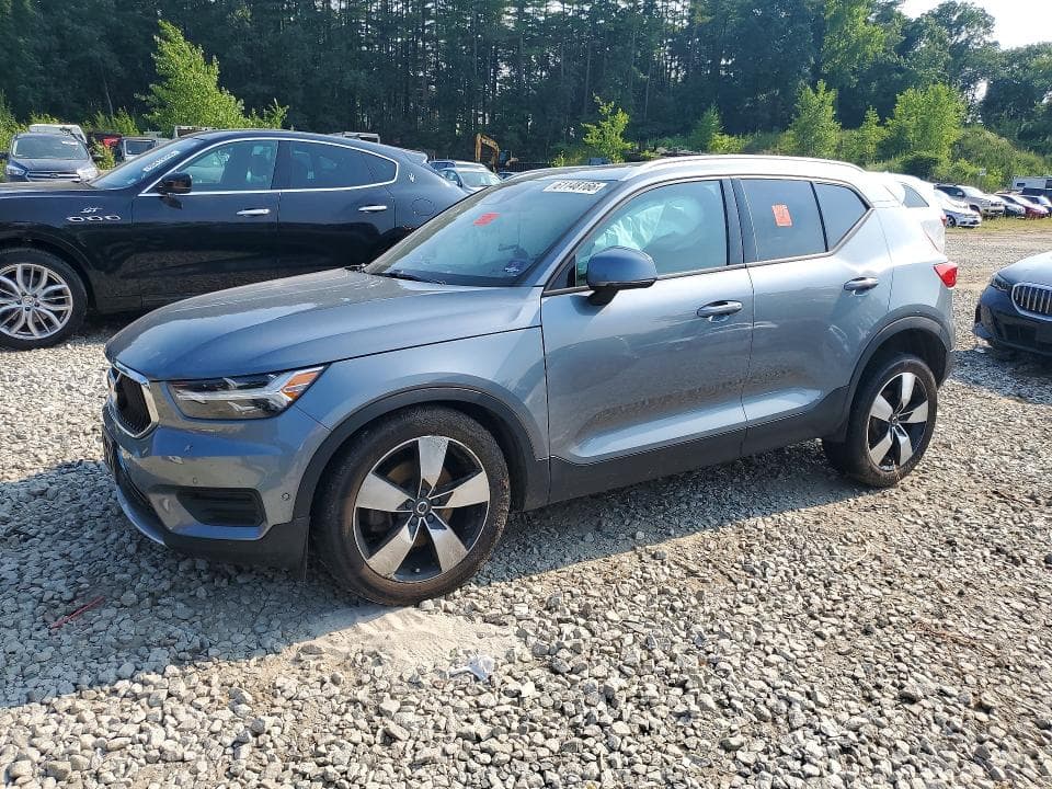 2019 VOLVO XC40 T5 MOMENTUM - 1