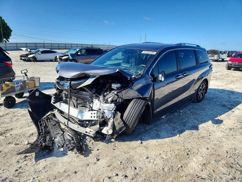 2025 TOYOTA SIENNA PLATINUM 7-PASSENGER - 1