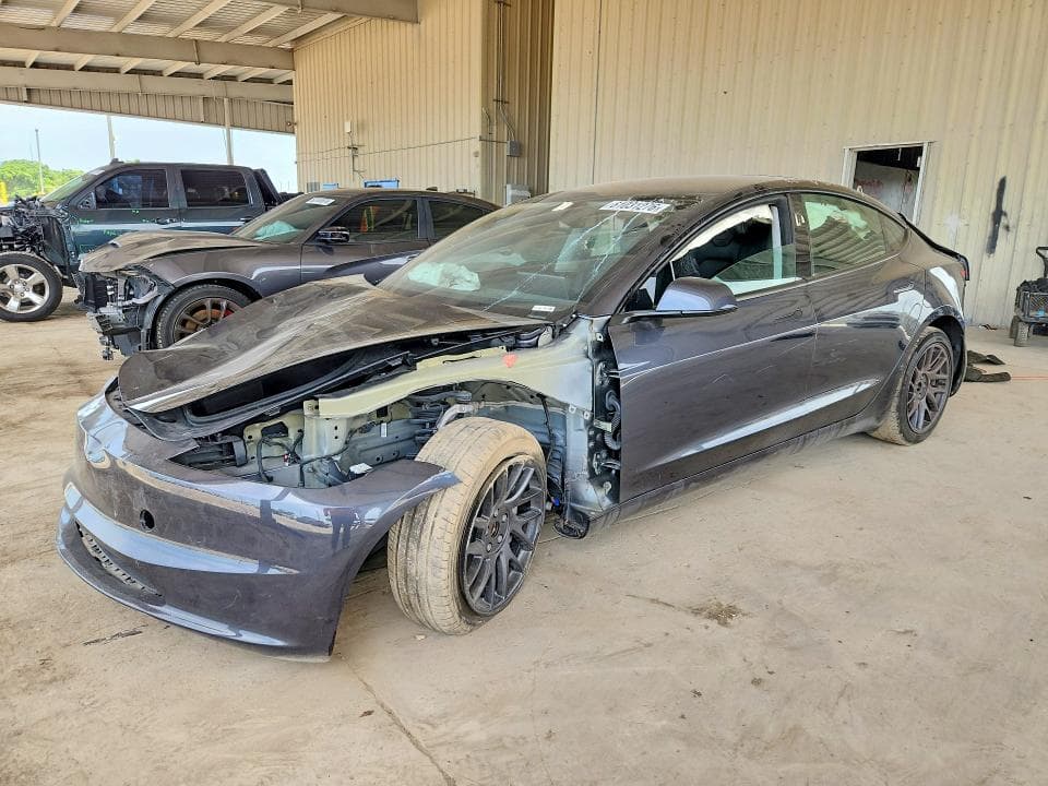 2025 TESLA MODEL 3 - 1