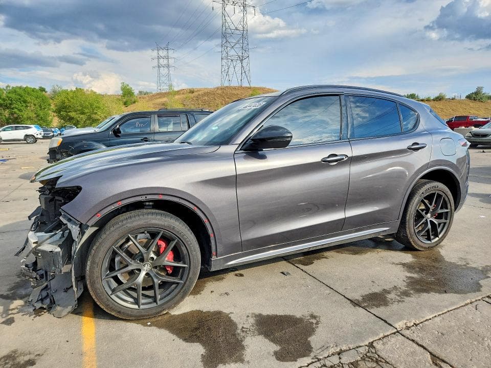 2021 ALFA ROMEO STELVIO TI - 1