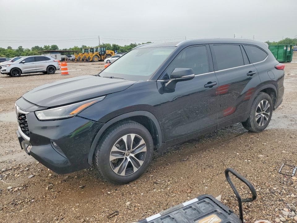 2021 TOYOTA HIGHLANDER XLE XLE - 1