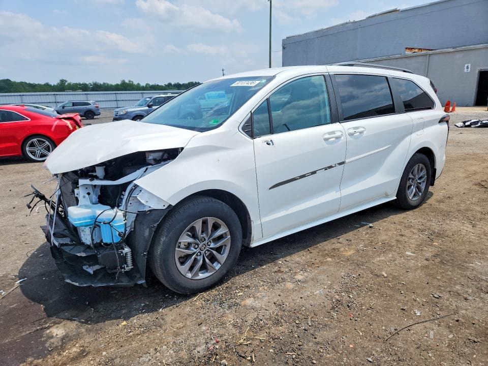 2023 TOYOTA SIENNA LE - 1
