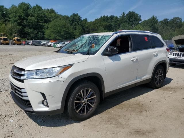 2019 TOYOTA HIGHLANDER SE - 1