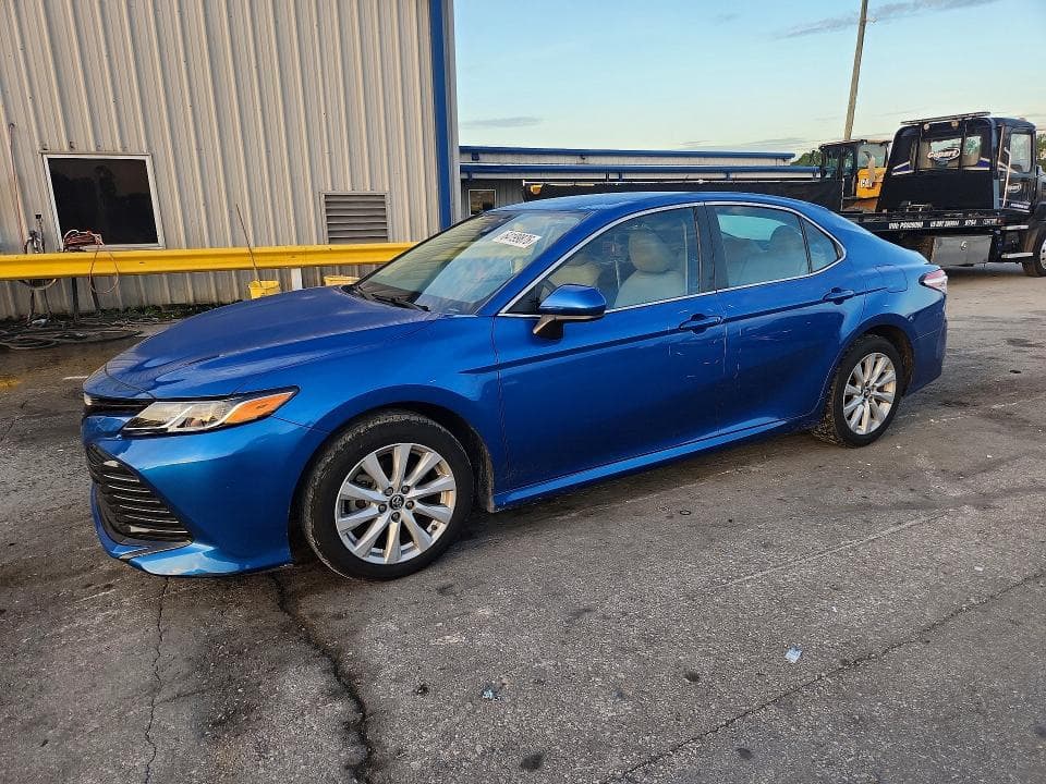 2019 TOYOTA CAMRY LE - 1
