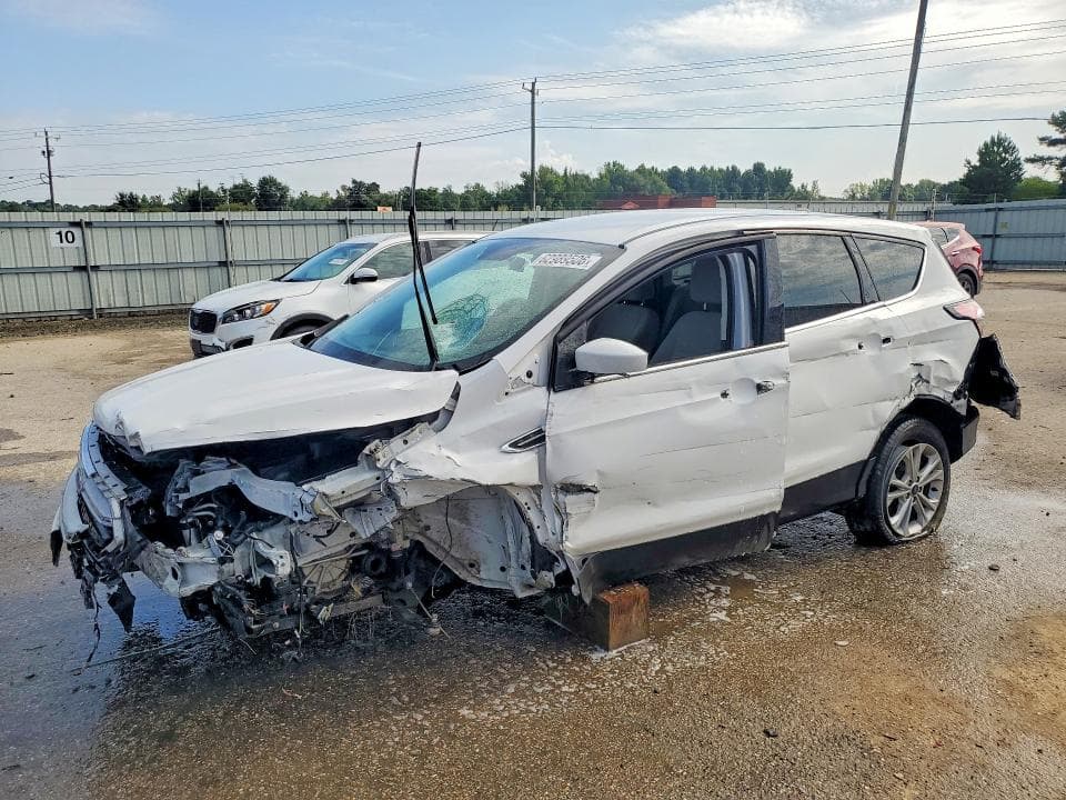 2017 FORD ESCAPE SE - 1