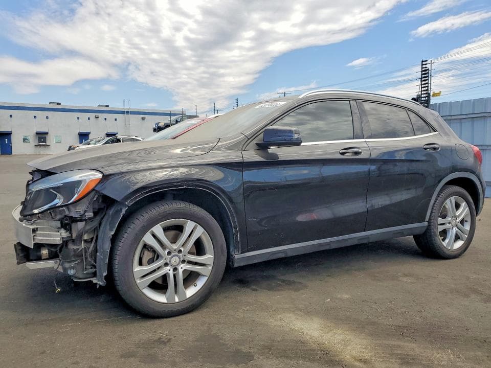 2017 MERCEDES-BENZ GLA 250 - 1